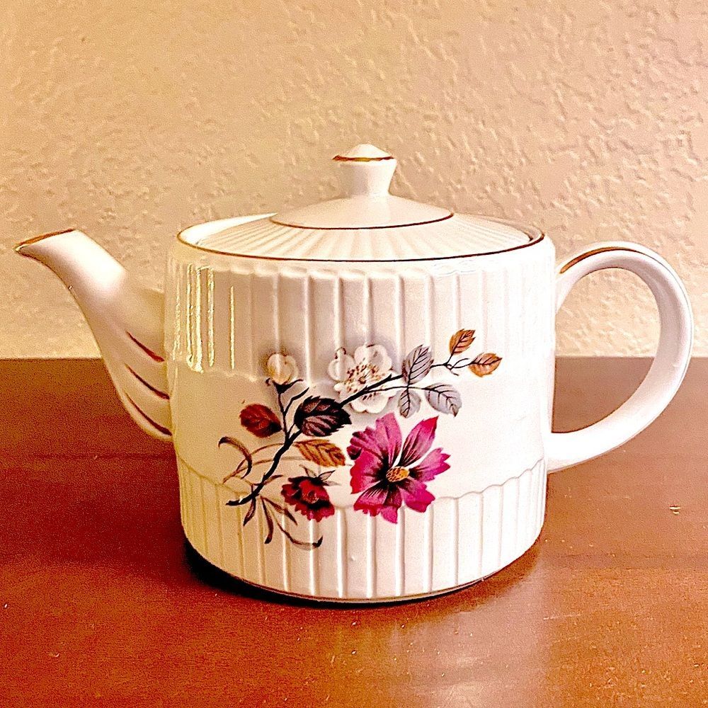 Vintage 50s Ellgreave Wood & Sons Ironstone Teapot